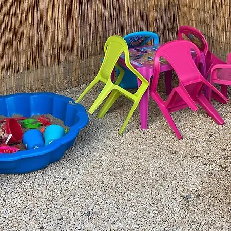 Casa Darului Homestay *